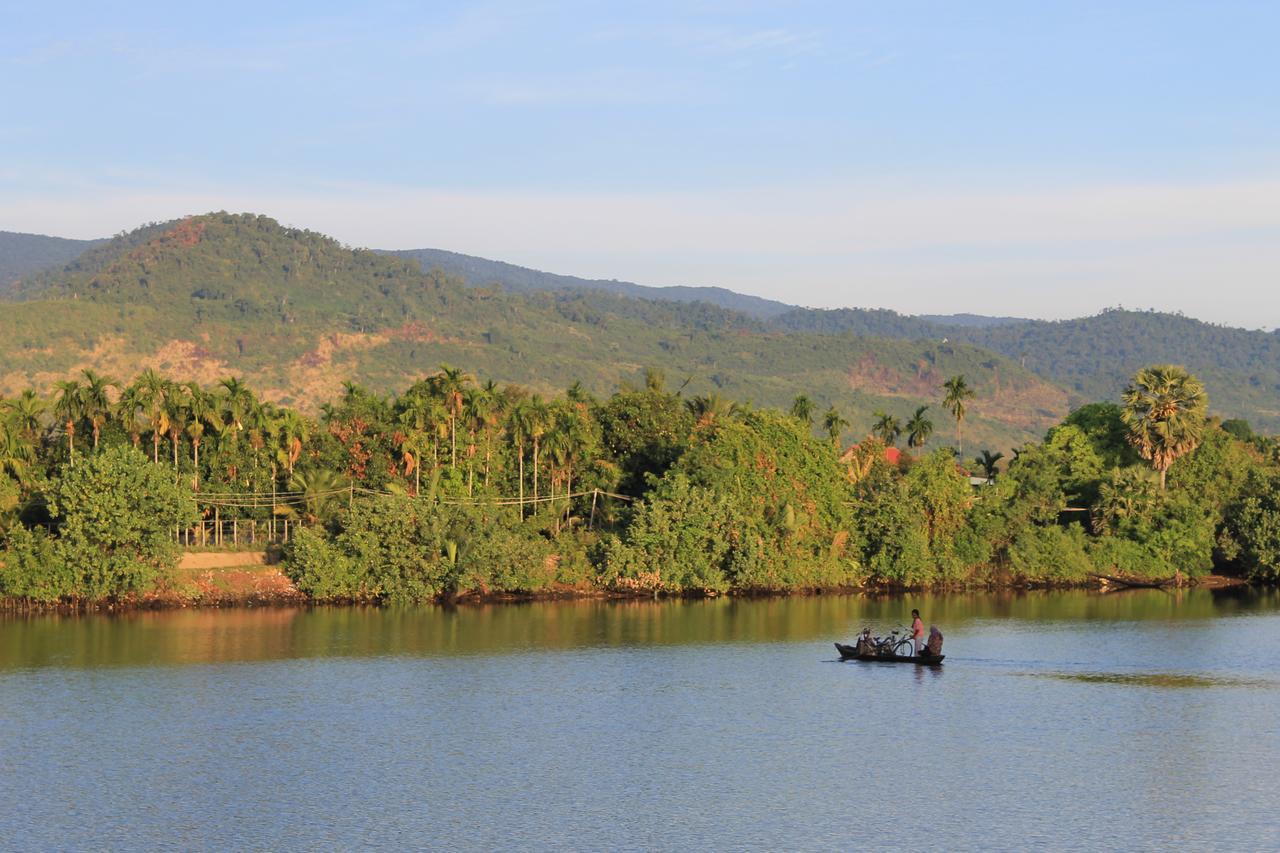 Eden Eco Village Kampot Exterior photo