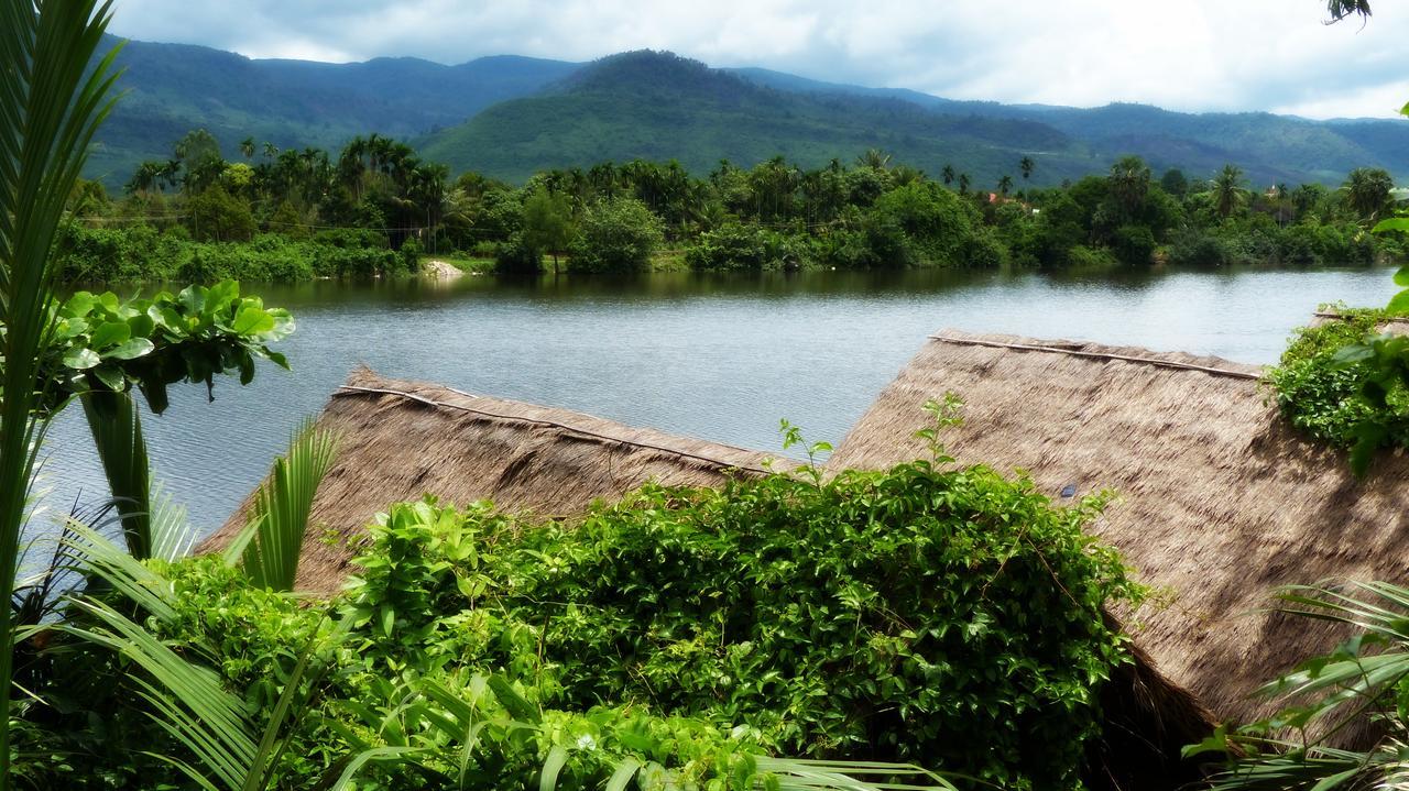 Eden Eco Village Kampot Exterior photo