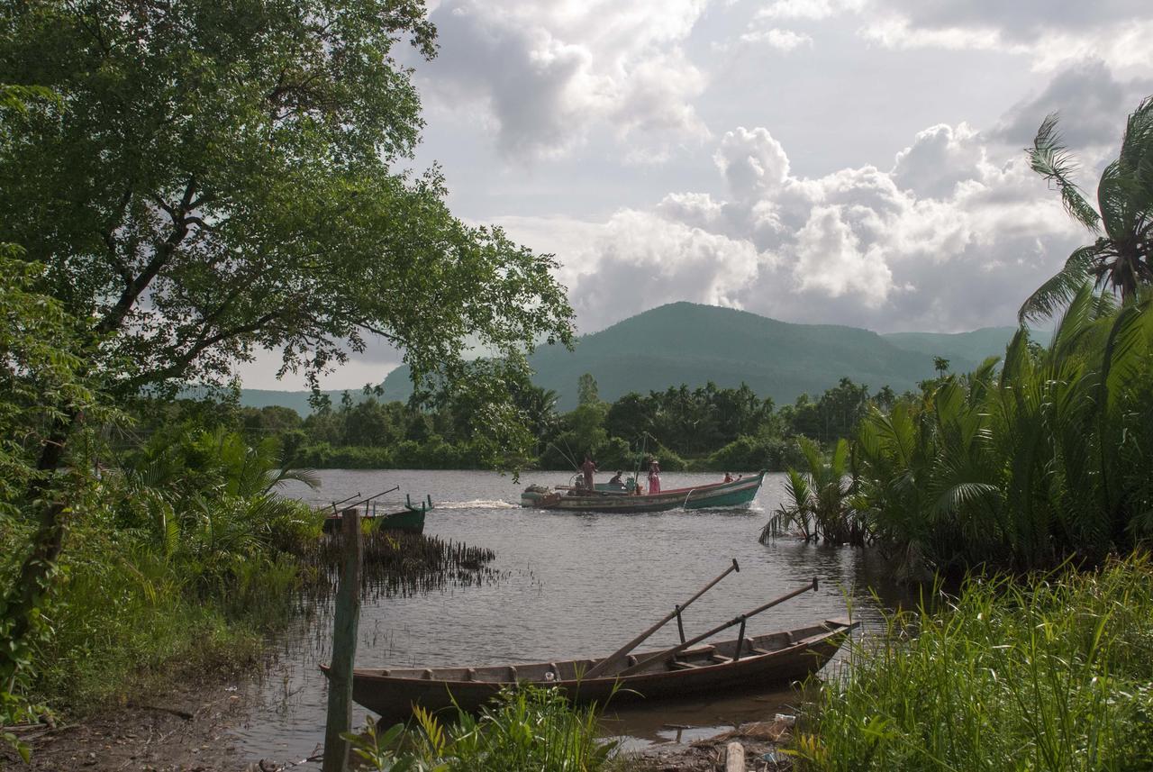 Eden Eco Village Kampot Exterior photo